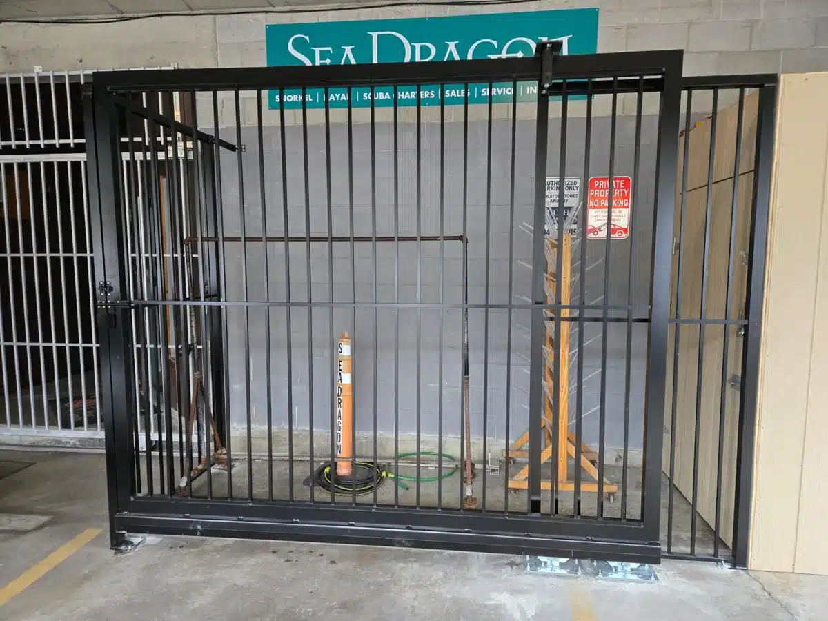 LGR-driveway-gate-canteliver (10)
