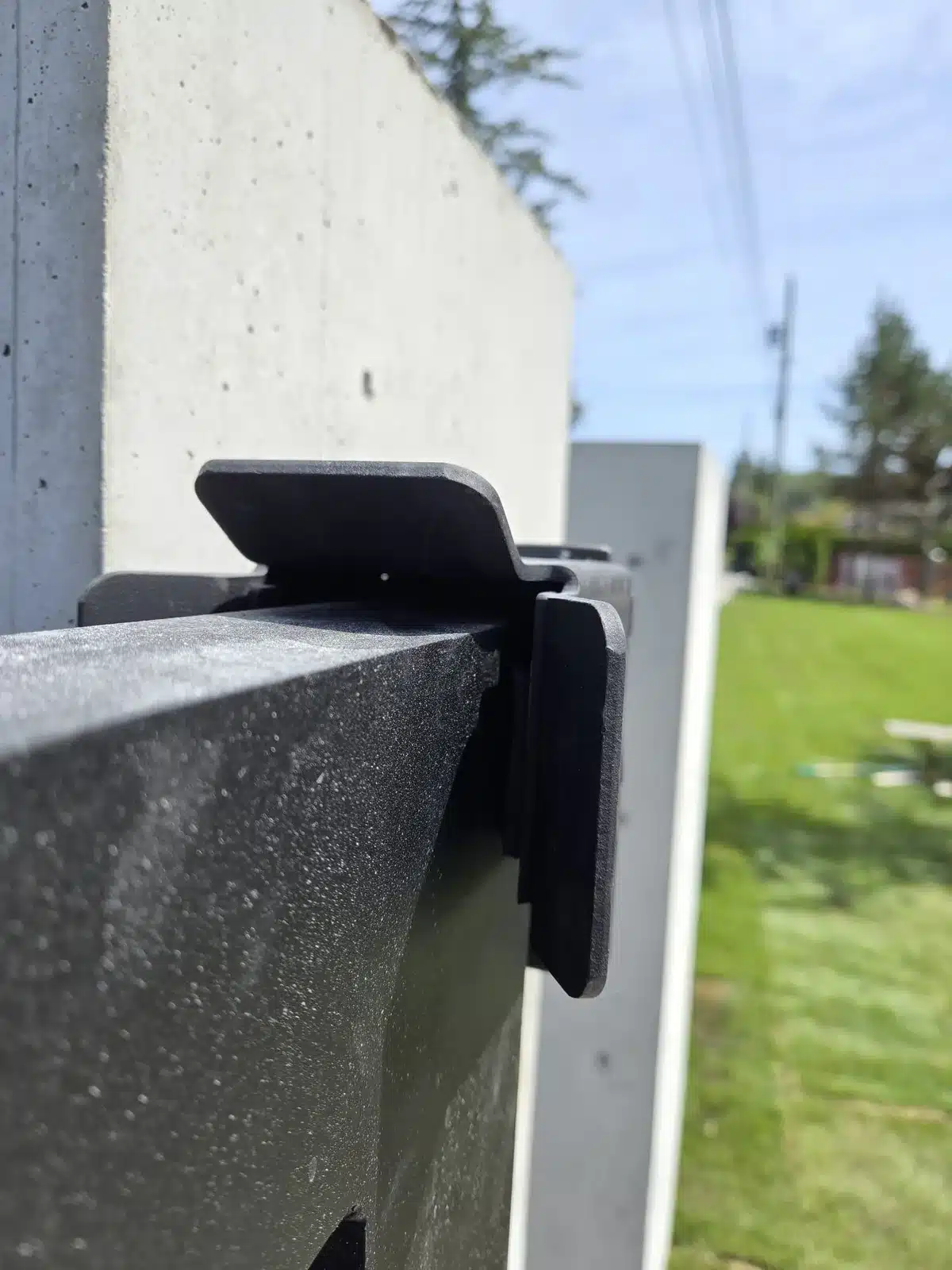 LGR-driveway-gate-canteliver (6)