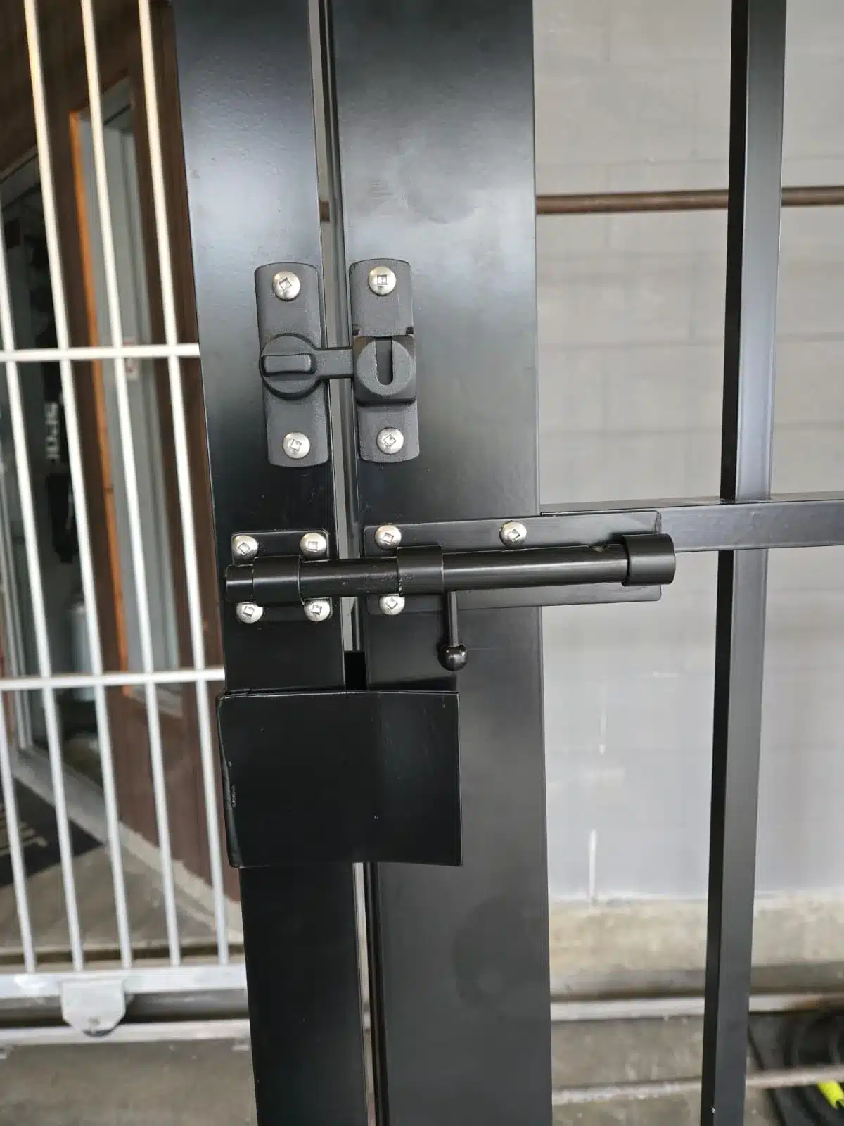 LGR-driveway-gate-canteliver (9)