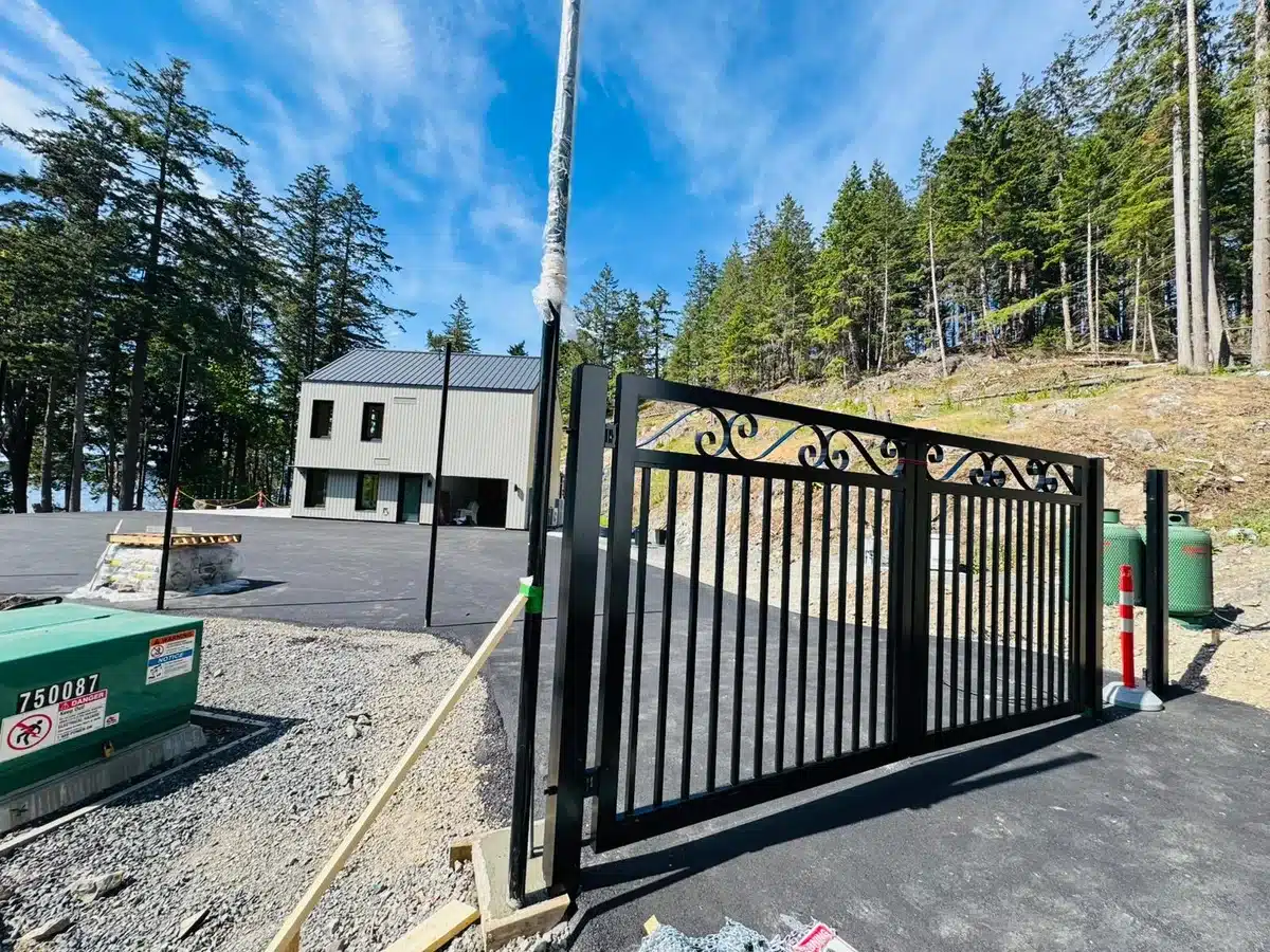 LGR-driveway-gate-double-swing (1)