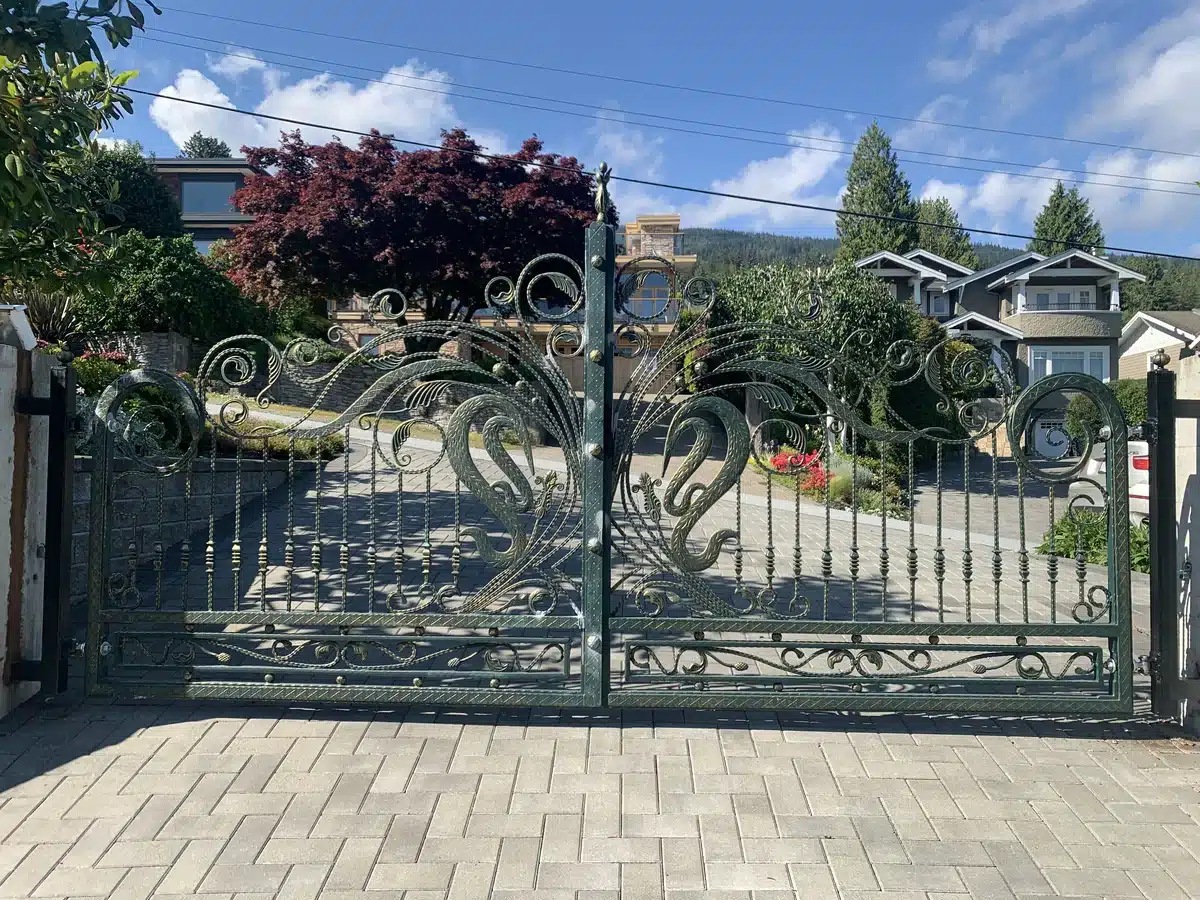 LGR-driveway-gate-double-swing (12)