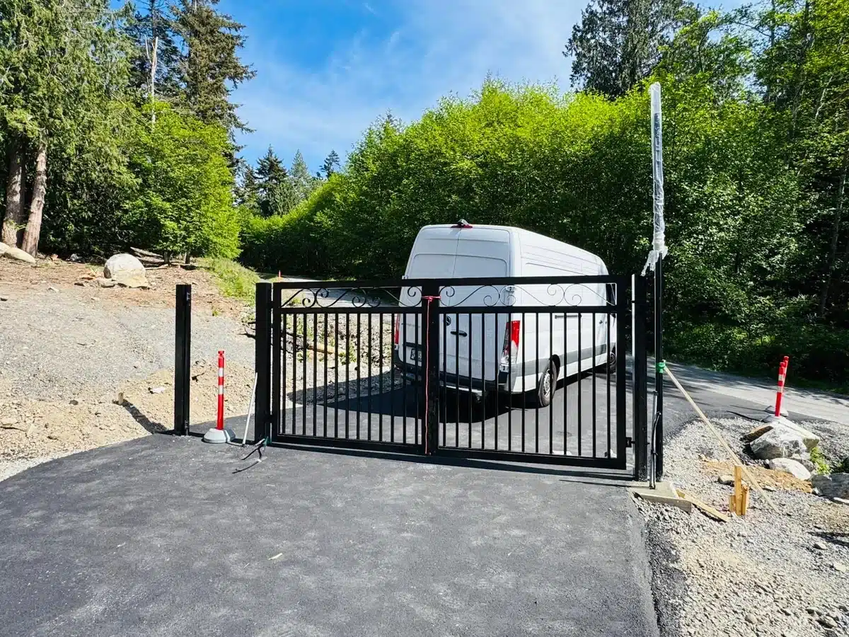 LGR-driveway-gate-double-swing (2)