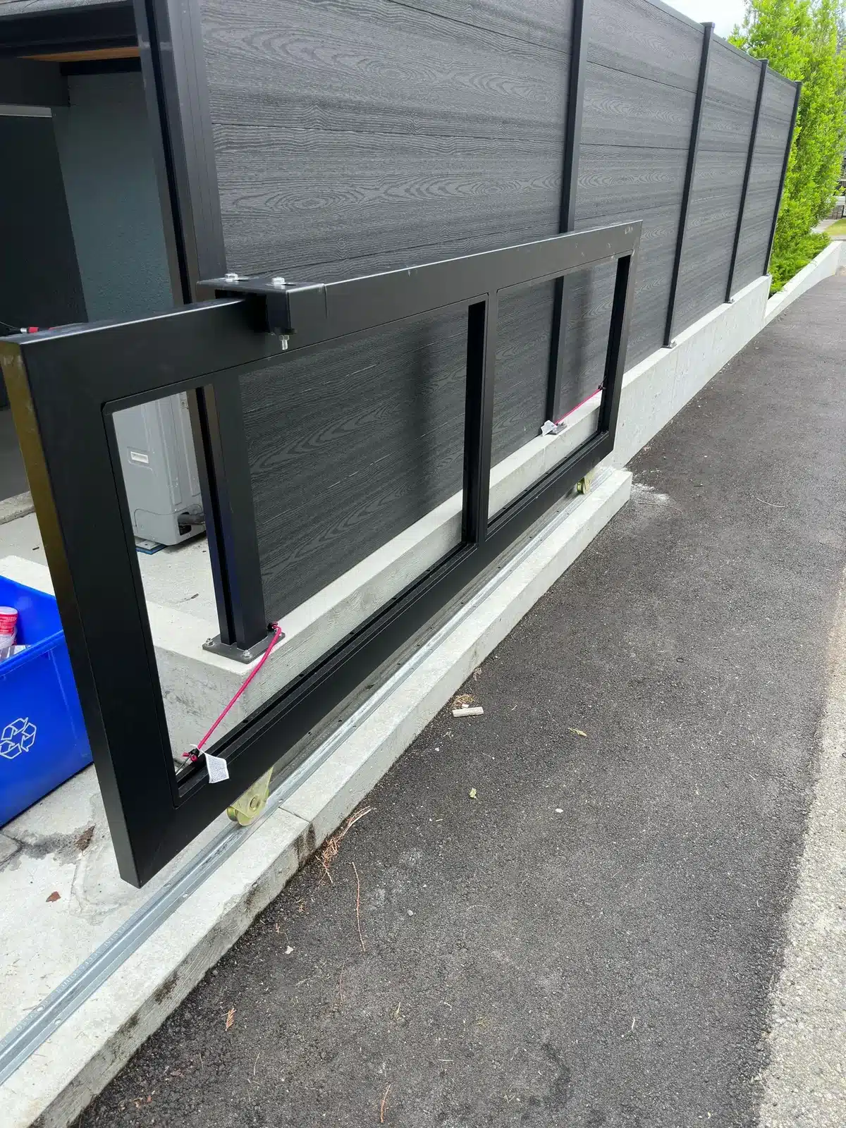 LGR-driveway-gate-sliding (1)